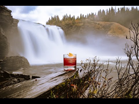 
                    Load and play video in Gallery viewer, Nordic Negroni Arctic Bramble &amp;quot;Åkerbär&amp;quot; | 2 serves
                