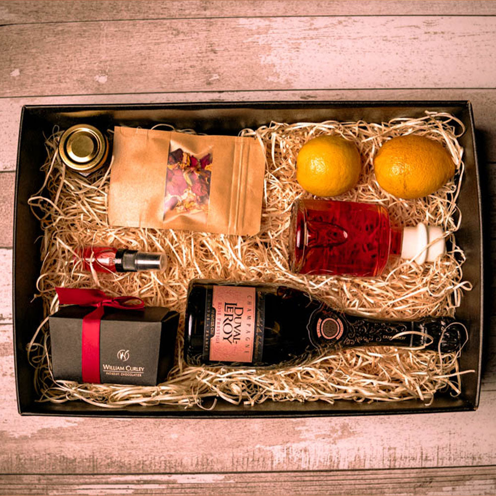 
                    Load image into Gallery viewer, William Curley Mother&amp;#39;s Day Chocolates &amp;amp; Mulberry Rose Fizz | 4 serves
                